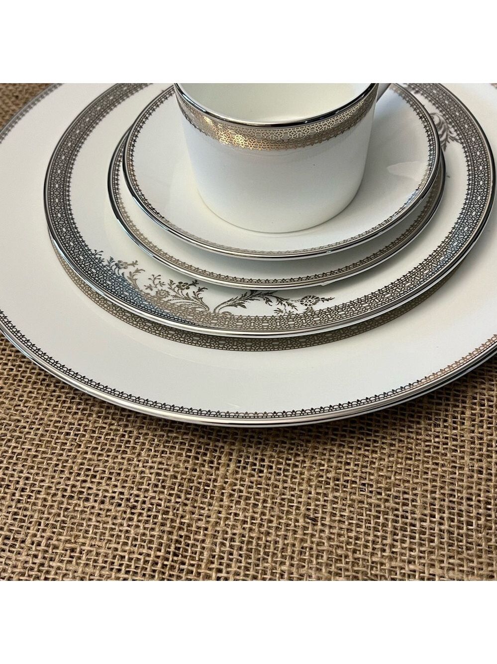 Vera Wang Vera Lace Wedgewood 5PCE China set